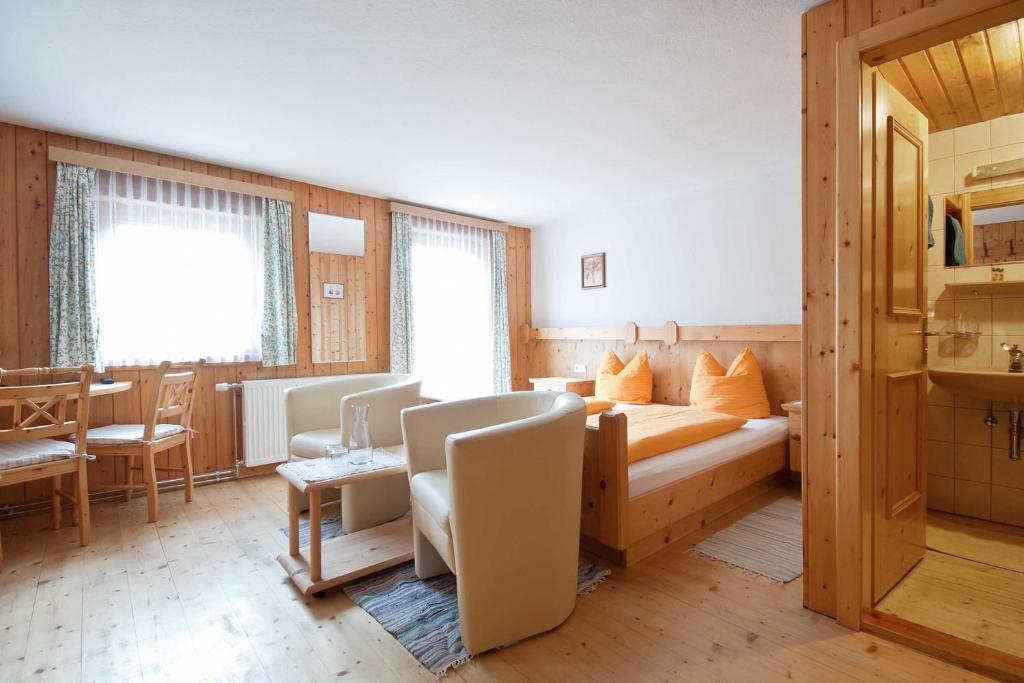 Landhaus Taurer Kals am Grossglockner Room photo